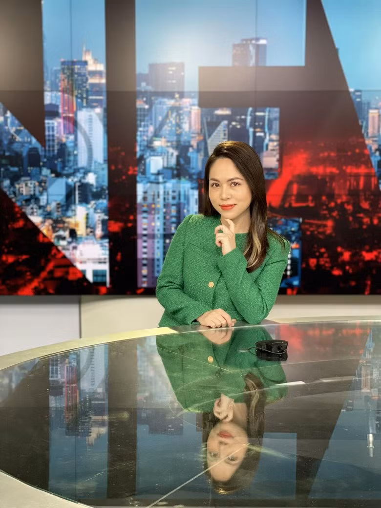 Nữ BTV sở hữu ngoại hình xinh xắn, nụ cười duyên, rất "ăn ảnh".