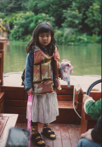 Theo tìm hiểu, Tiểu Man và gia đình vẫn đang sống tại Bắc Kinh (Trung Quốc).