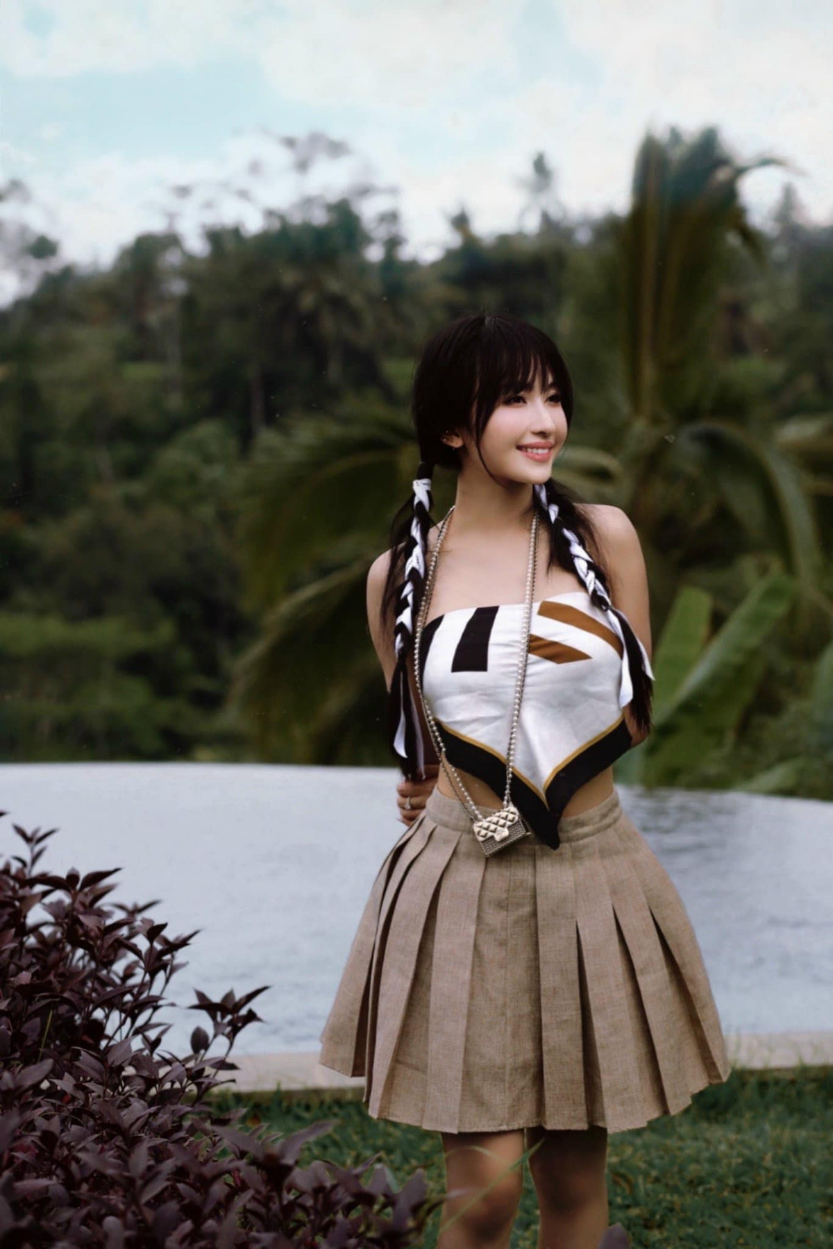 Mina Phạm vốn xuất thân là một hot girl có tiếng tại Sài Thành với sở thích sưu tầm hàng hiệu.