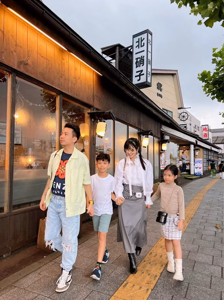 Dù chẳng dấn thân vào giới showbiz nhưng Mina Phạm - vợ hai của đại gia Minh Nhựa vẫn là một trong những ngôi sao cõi mạng nhận được sự quan tâm đặc biệt của netizen Việt.