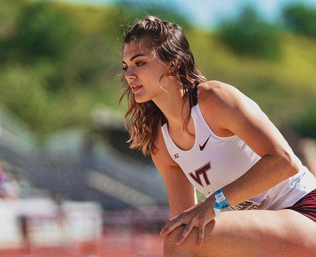 Victoria Gorlova (sinh năm 2002, tại Nga) nổi tiếng là VĐV điền kinh sở hữu ngoại hình xinh đẹp, nóng bỏng nhất nhì.