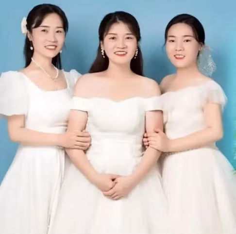 Cau be 10 tuoi thuong xuyen goi cho nguoi giong het me minh-Hinh-2