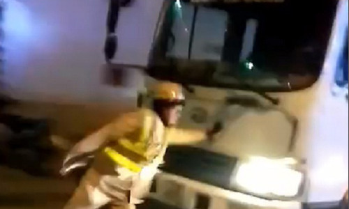 Hình ảnh chiếc xe tải lao thẳng CSGT số 6.