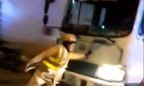 Hình ảnh chiếc xe tải lao thẳng CSGT số 6.