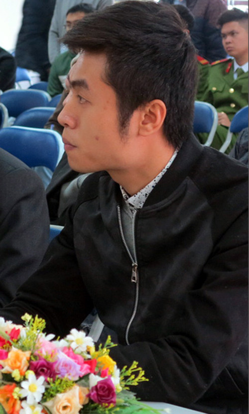 Anh Dương tại buổi xin lỗi công khai.