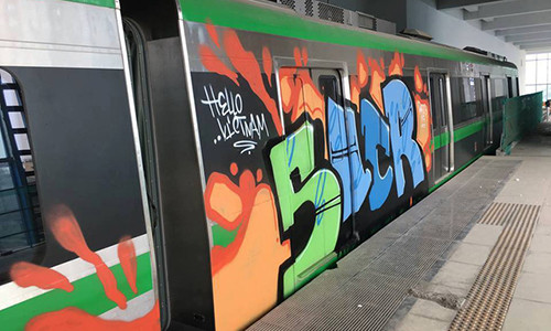 Nguoi ve bay len tau Cat Linh – Ha Dong chiu hinh phat nao?