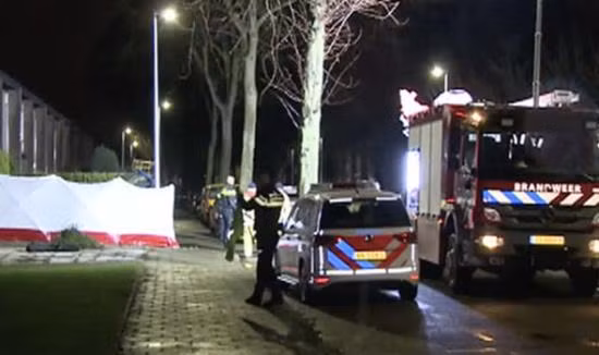 Cảnh sát tại hiện trường vụ tấn công. Ảnh: express.co.uk