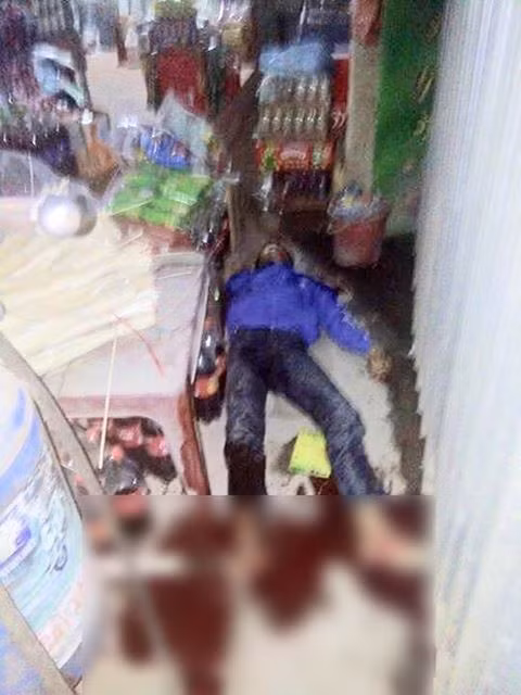 Nạn nhân bị chém gần chết sau khi đột nhập vào quán tạp hóa. Ảnh: ANTĐ.