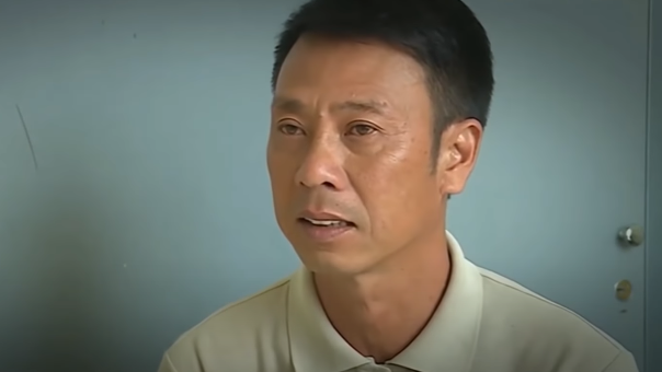 Đến 10h ngày 5/4/2016, đối tượng lại nhắn tin cho anh Dũng: “Ông vào Phan Thiết đến trước khách sạn 19-4 thì nhắn cho tôi để tôi giao con”. Hung thủ cũng không quên nhắn anh Dũng mang nốt số tiền 160 triệu, mục đích đánh lừa cơ quan điều tra. Anh Dũng vội tìm đến khách sạn như chỉ dẫn nhưng không thấy tung tích con trai, điện thoại, nhắn tin đều vô hiệu.