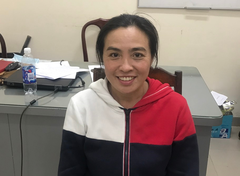 Chiều tối 27/1/2021, Tứ và Trần Ngọc Thanh (chung sống như vợ chồng với Tứ) đến nhà của Thụy. Khi đến, Tứ mang theo phong bì có 10.000 USD, 1 thẻ ATM có 100 triệu đồng. Tứ tiếp tục đặt vấn đề với Thụy nhờ giúp đỡ, nhưng Thụy vẫn chỉ trả lời “Anh không hứa”. (Ảnh đối tượng Thanh)