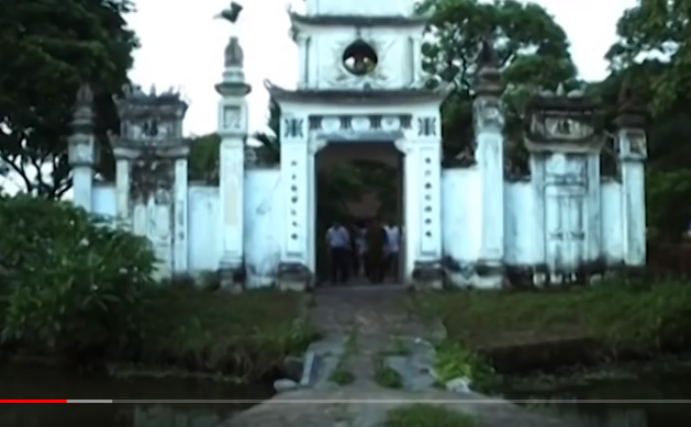 Địa hình của chùa Ngô Xá được ban chuyên án xác đình nằm ở rìa làng, 4 bên được bao bọc bởi các mương nước và ruộng lúa, muốn vào bên trong phải nắm rõ địa hình, địa thế của ngôi chùa này. Chính vì thế mà lúc đầu ban chuyên án đã nhận định, các đối tượng tham gia vụ đặt thuốc nổ tại chùa Ngô Xá phải là người địa phương.