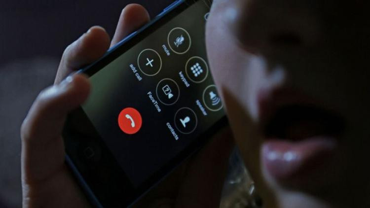 Nghe dien thoai cua cong an rom, cu ba 82 tuoi mat hon 1 ty dong