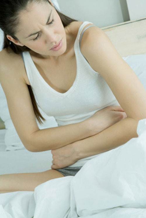 Nhịn tiểu. Rất nhiều chị em nhịn tiểu vì lười đứng lên đi hoặc vì lý do nào đó. Nhưng vào mùa hè, uống nước nhiều, việc nhịn tiểu liên tục sẽ càng nguy hiểm cho sức khỏe như tăng nguy cơ nhiễm trùng đường tiết niệu do vi khuẩn có thêm thời gian để sinh sôi.