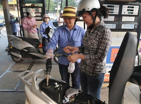 Ngay 4/5 se co quyet dinh dieu chinh gia xang dau