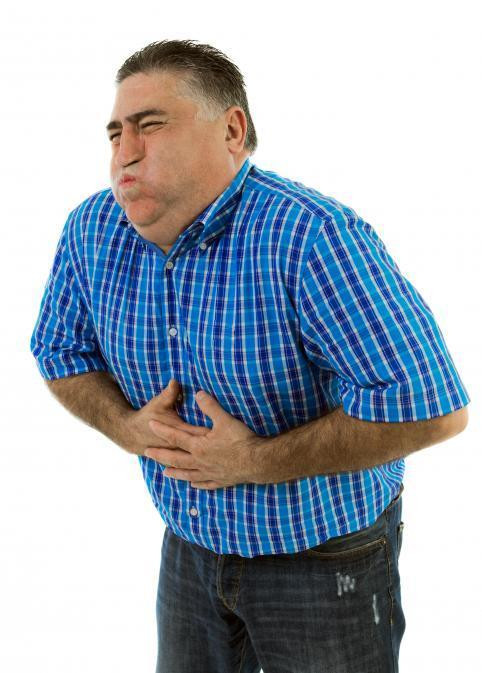 Táo bón kèm tiêu chảy. Tình trạng này chảy xảy ra do cơ thể thiếu magie. Thiếu magie cũng gây các triệu chứng lo âu, khó chịu, mất ngủ, trầm cảm và đau cơ bắp. Rất nhiều nguồn thức ăn có thể cung cấp lượng magie cần thiết mỗi ngày như: các loại hạt, đậu nành, rau màu xanh đậm, cà rốt, đậu Hà Lan, khoai lang, hạt hướng dương, vừng, đậu lăng, bơ, súp lơ, cá, thịt.