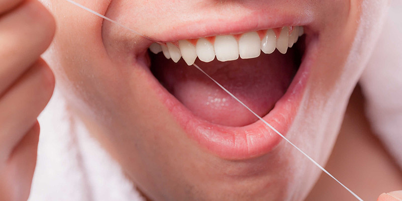 Điều này vô tình làm vi khuẩn lan trên diện rộng, dễ gây ra tình trạng hôi miệng. Ảnh: googleapis.