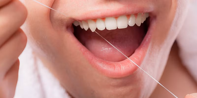 Điều này vô tình làm vi khuẩn lan trên diện rộng, dễ gây ra tình trạng hôi miệng. Ảnh: googleapis.