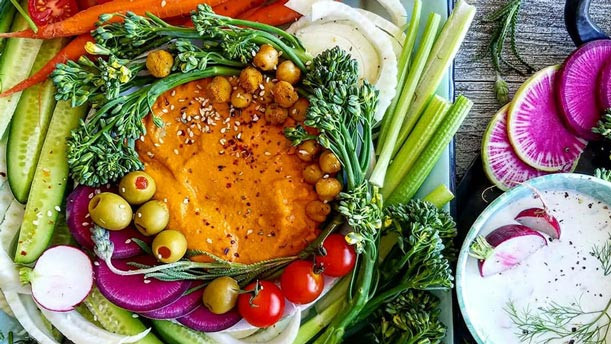 Ăn chay cũng rất tốt cho đời sống tình dục. Nghiên cứu cho thấy chế độ ăn nhiều rau xanh thúc đẩy ham muốn. Ảnh: allrecipes.