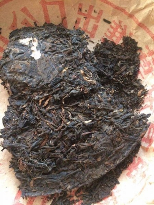 Trà Phổ Nhĩ sau khi lên men đạt tiêu chuẩn thì càng để lâu, càng ngon, càng đắt tiền. Ảnh: ishopgo.