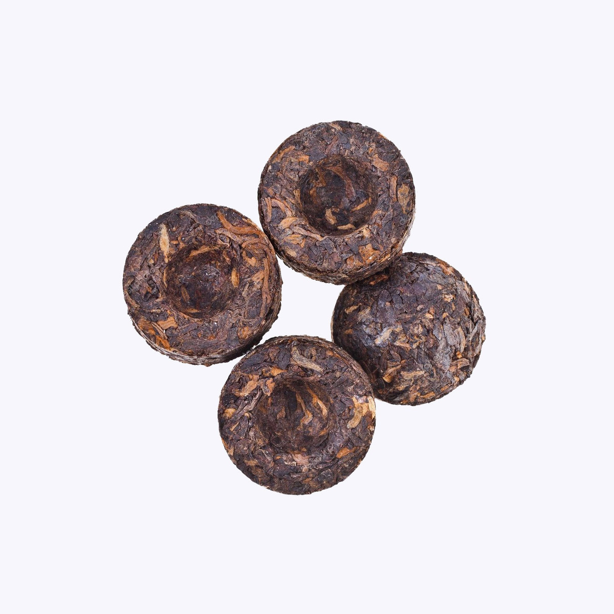 Quá trình lên men sau chế biến giúp cải thiện hương vị của trà, vị chát dần ngọt hơn, vị gắt dần dịu hơn, trà được biến đổi dần qua thời gian lưu trữ, từ màu xanh, vàng thành đen. Ảnh: traviet.