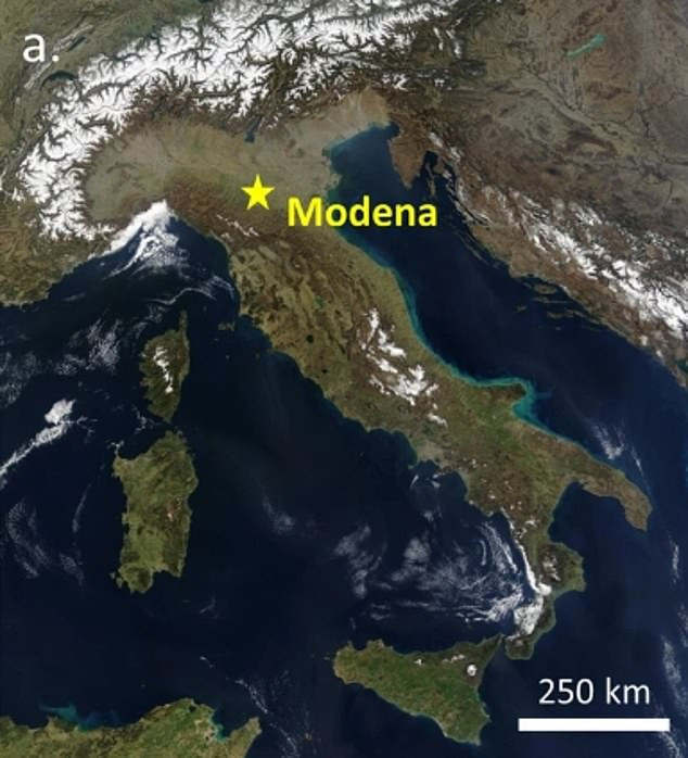 Đây là lần đầu tiên các nhà khảo cổ tìm thấy hai hài cốt nam giới được chôn cất trong tư thế tay nắm chặt tay.