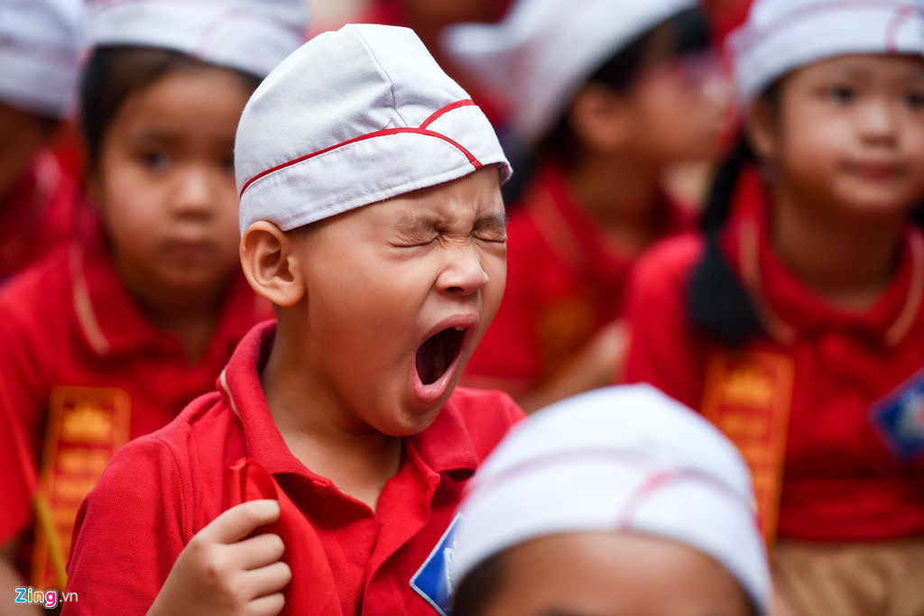Những khoảnh khắc hồn nhiên, trong sáng của học sinh trường Tiểu học Phan Đình Giót (Thanh Xuân, Hà Nội) trong lễ khai giảng diễn ra sáng 5/9. Ảnh: Hoàng Hà.