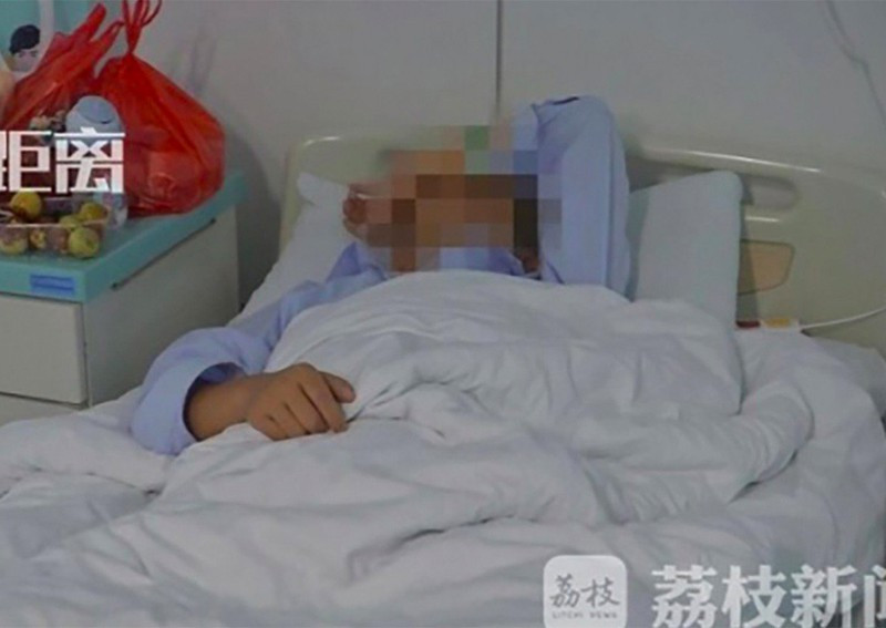 Cho thai phu xuong xe cua truoc, tai xe xe buyt 'nhu don'