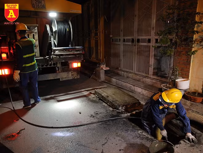 Sau khi nạo vét, công nhân thoát nước sẽ dọn dẹp sạch sẽ, trả lại đúng hiện trạng các cống