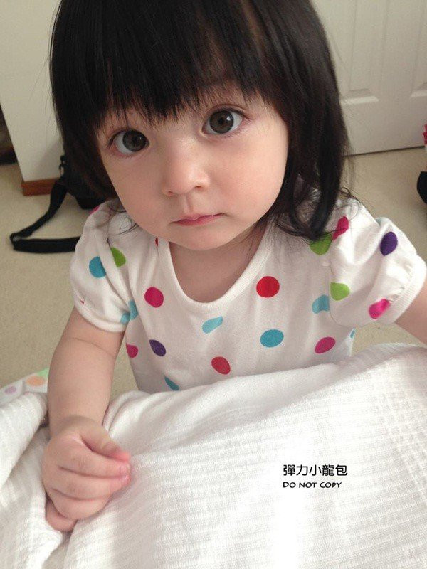 Ngo ngang em gai xinh nhu thien than cua be lai 5 dong mau