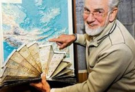 Ông Rittsteig đã dành 4 thập kỷ để nghiên cứu một cuốn sách có tên Dresden Codex dày 74 trang thời kỳ tiền Columbus được lưu giữ tại Thư viện Hoàng gia Dresden.