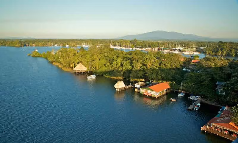 Thế nhưng, chính phủ Guatemala tuyên bố không chào mừng những người săn lùng kho báu. Các chuyên gia muốn khảo sát, nghiên cứu tại hồ Izabal phải được cơ quan chức năng cấp phép nếu có những bằng chứng khoa học.