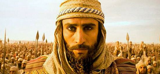 Khi ấy, dù có lực lượng đông đảo hơn nhưng vua Darius III không thể chống lại các cuộc tấn công của quân đội do Alexander Đại đế chỉ huy.