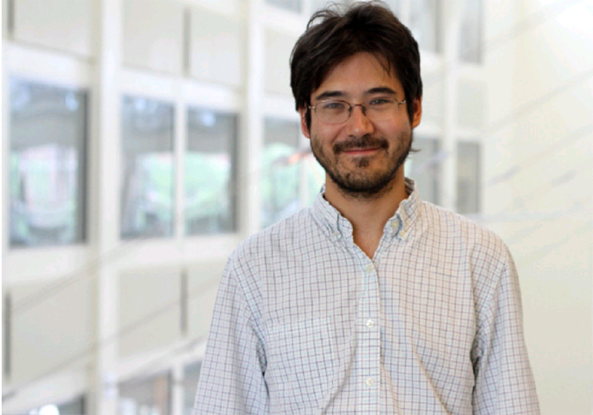 Christopher Hirata là người Mỹ gốc Nhật với chỉ số IQ lên đến 225. Thần đồng này giành huy chương vàng tại kỳ thi Olympic Vật lý quốc tế năm 13 tuổi. 3 năm sau, ông gia nhập NASA và làm việc trong dự án chinh phục sao Hỏa. Đến năm 22 tuổi, ông nhận bằng tiến sĩ ngành Vật lý của ĐH Princeton, Mỹ.