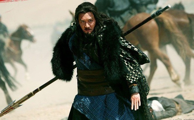 Ban đầu, Lưu Huân có chút lưỡng lự và chần chừ ra quyết định. Thế nhưng, với bản tính tham lam, Lưu Huân đồng ý lời đề nghị của Tôn Sách dẫn quân tiến đánh Thượng Liễu.