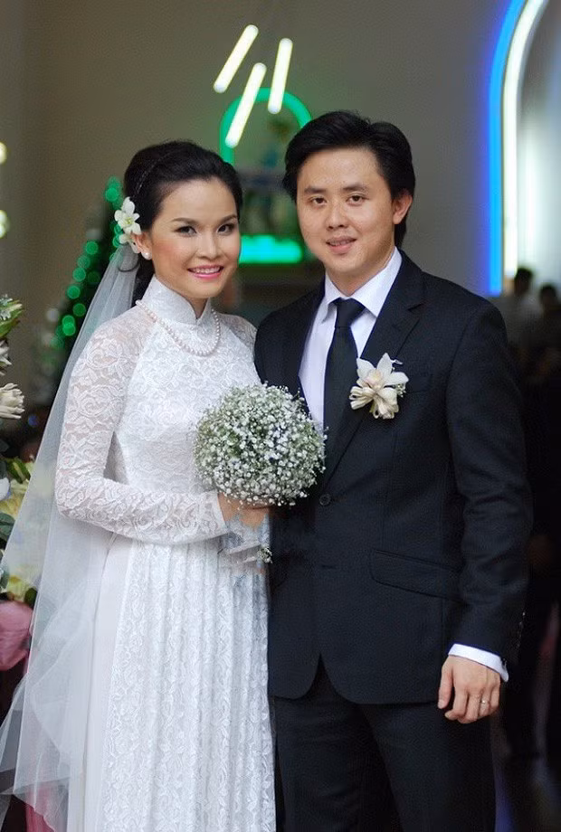 Không được may mắn như những người bạn đồng nghiệp, Thu Ngọc "Mây Trắng" và ông xã Quang Dũng lại có kết cục không viên mãn khi kết thúc hôn nhân sau 3 năm chung sống. Cuối năm 2012, Thu Ngọc bất ngờ lên xe hoa và sang Mỹ định cư. Năm 2013, cô rút khỏi ngành giải trí, lui về lo công việc nội trợ.