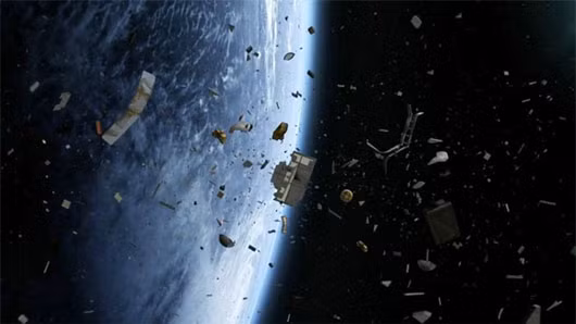 Nguyên do là vì các chuyên gia không thể tính toán chính xác điểm rơi của những mảnh vỡ của vệ tinh nhân tạo hay tàu vũ trụ.