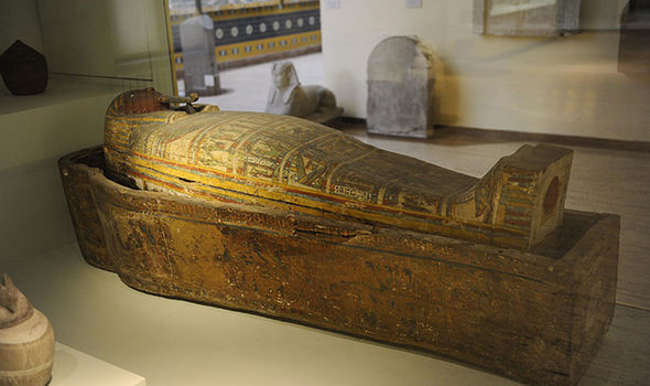 Do vậy, những người thợ ướp xác tuyệt đối không lấy trái tim ra khỏi thi thể người chết để linh hồn có thể sang thế giới bên kia và tận hưởng cuộc sống vĩnh hằng.