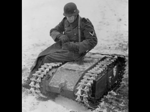 Loại vũ khí này được điều khiển từ xa, có tổng trọng lượng khoảng 370 kg. Chiều dài của mìn di động Goliath là 1,5m, được bọc thép dày 5 mm và có khả năng mang theo tối đa 60 kg thuốc nổ bên trong thân.