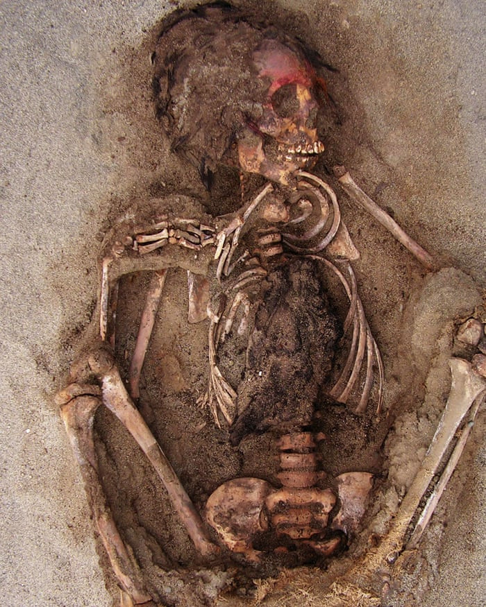 Trẻ em Inca được lựa chọn làm đồ tế lễ bởi các em được cho là những người trong trắng, tinh khiết để dâng lên các vị thần đầy quyền năng. Những đứa trẻ sẽ giúp thuyết phục thần linh đưa ra những quyết định cụ thể.