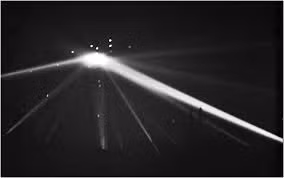 Đến 2h sáng ngày 25/2, radar phòng không của Mỹ thu được tín hiệu lạ, cách tây nam thành phố Los Angeles khoảng 160 km.