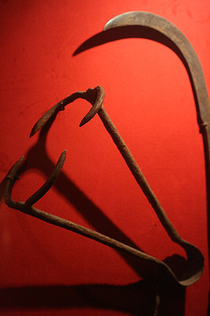 Quái chiêu tra tấn hãi hùng này khiến người dân thời Trung cổ, đặc biệt là phụ nữ khiếp sợ bởi mức độ tàn bạo mà nó gây ra.