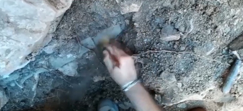 Một số chuyên gia nhận định thanh kiếm bị chôn vùi sau năm 600 trước Công nguyên. Đây là thời điểm nền văn minh Talaiotic suy yếu. Nhiều khả năng thanh kiếm là vật cúng tế của một gia đình quý tộc.