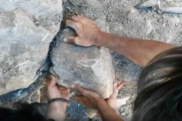 Nguyên do là vì các chuyên gia từng nghĩ sẽ không tìm được thêm vật gì vì họ đã khai quật kỹ địa điểm khảo cổ này suốt nhiều năm. Hơn nữa, các công trình cự thạch tại đây từng bị cướp phá.