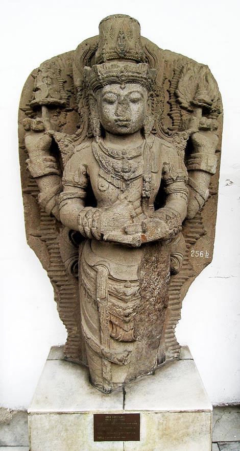 Một trong những dự đoán nổi tiếng nhất của vua Jayabaya là việc ông hoàng này cho rằng người da trắng sẽ xuất hiện ở vương quốc và chiếm đóng trong một thời gian dài.