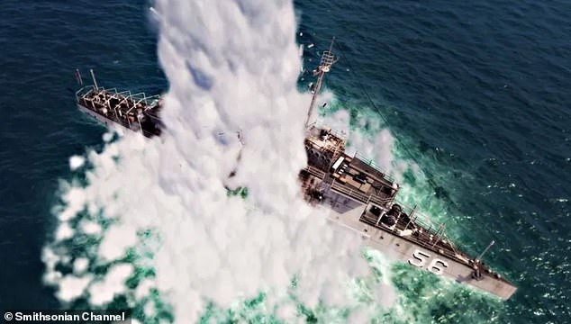 Ban đầu, giới chức Hải quân Mỹ cho rằng tàu chiến USS Eagle PE-56 gặp thảm kịch chìm tàu là do nổ nồi hơi.