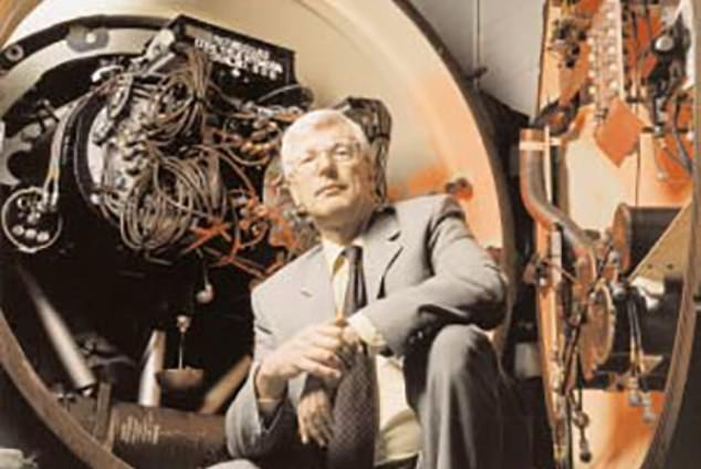 Kế đến, Anh bí mật chôn mìn ở phía bắc nước Đức. Nếu Liên Xô bất ngờ phát động tấn công Tây Đức thì Anh sẵn sàng kích nổ những quả mìn hạt nhân bố trí từ trước.