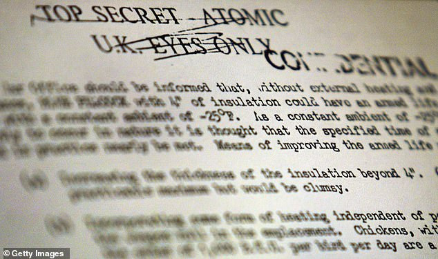 Theo nội dung tài liệu, dự án bí mật trên của Anh có tên Blue Peacock. Các nhà khoa học làm việc cho Anh nảy ra ý tưởng chế tạo những quả mìn có sức nổ khoảng 10 kiloton.