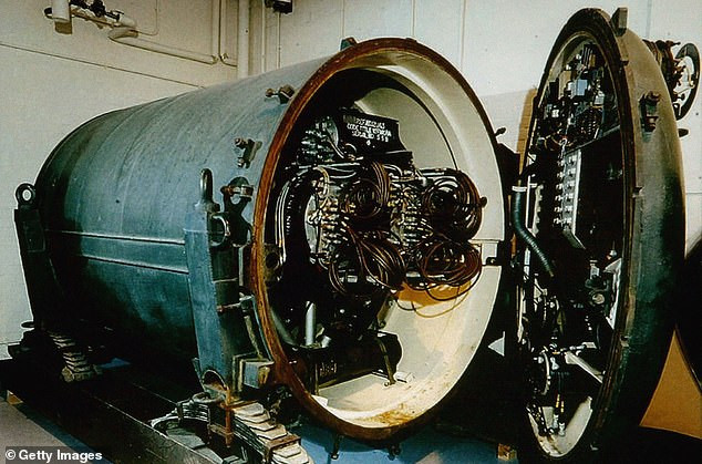 Vào năm 2004, Anh giải mật một tài liệu năm 1957 hé lộ dự án mìn hạt nhân bí mật mà chính quyền London thực hiện trong thời kỳ Chiến tranh Lạnh.