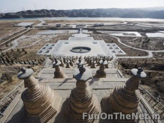 Oa Khoát Đài cai trị đến năm 1241. Sau khi qua đời, con trai của ông là Quý Do (Güyük) trở thành Đại hãn tiếp theo của Mông Cổ. Đến năm 1248, Quý Do qua đời và truyền ngôi cho anh trai Đà Lôi (Möngke).