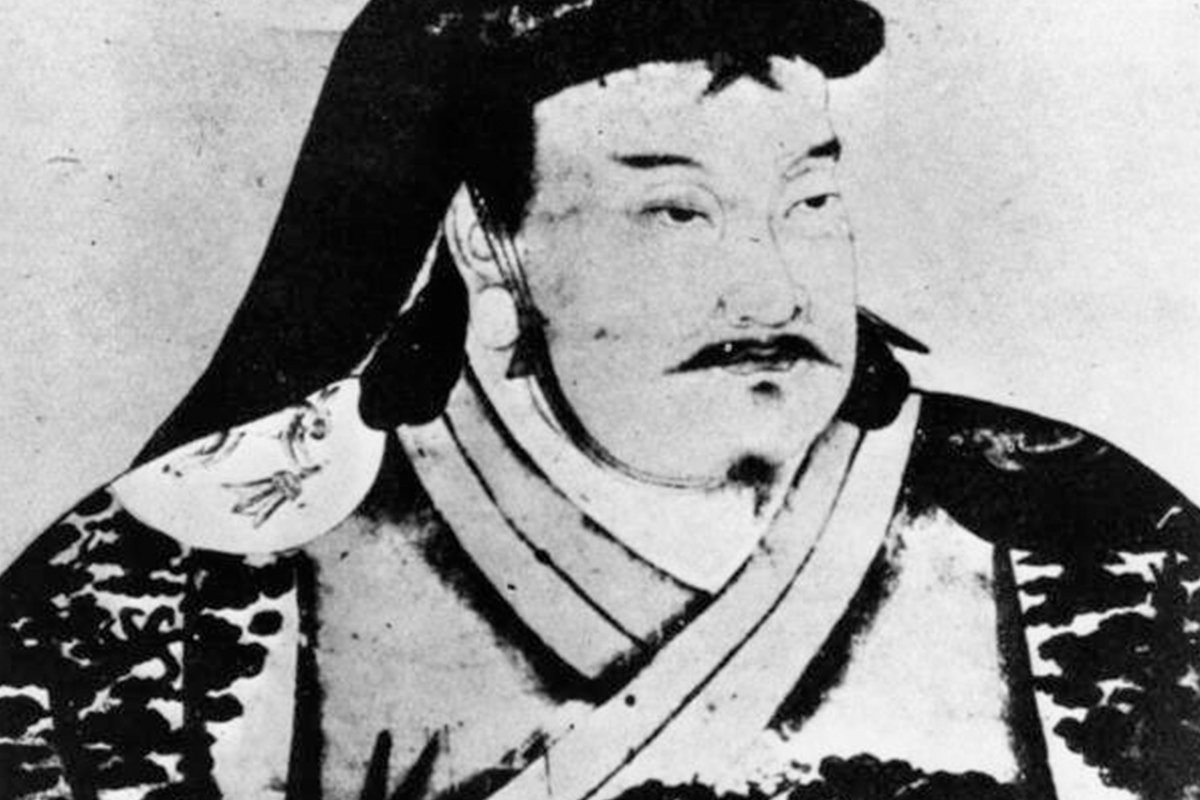 Dưới sự chỉ huy của Hốt Tất Liệt, quân Mông Cổ đã có một số lợi thế. Thế nhưng khi cuộc chiến đang diễn ra thì Đại hãn Mông Kha bất ngờ qua đời do bị đạn đá bắn trúng nên xảy ra cuộc nội chiến tranh giành ngai báu.